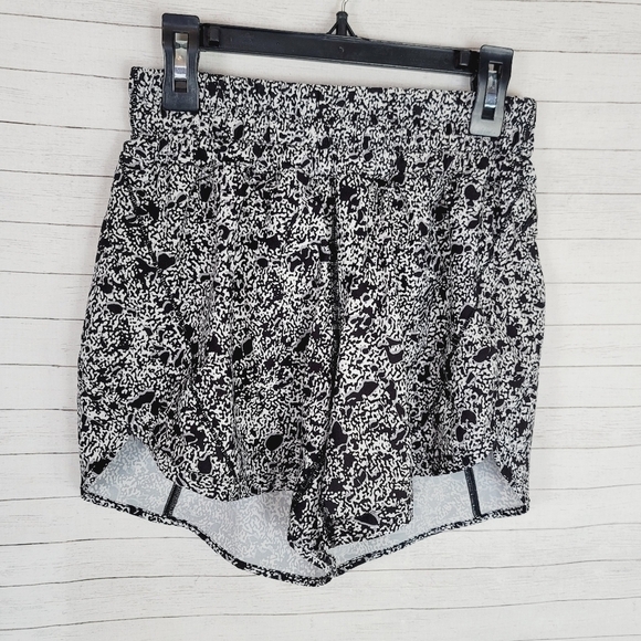 Lululemon Tracker Short V 4" Inch Sporadic Black Rhino Grey, sz 4 - Picture 1 of 7